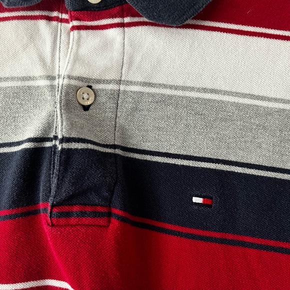 Tommy Hilfiger polo - Picture 2 of 4